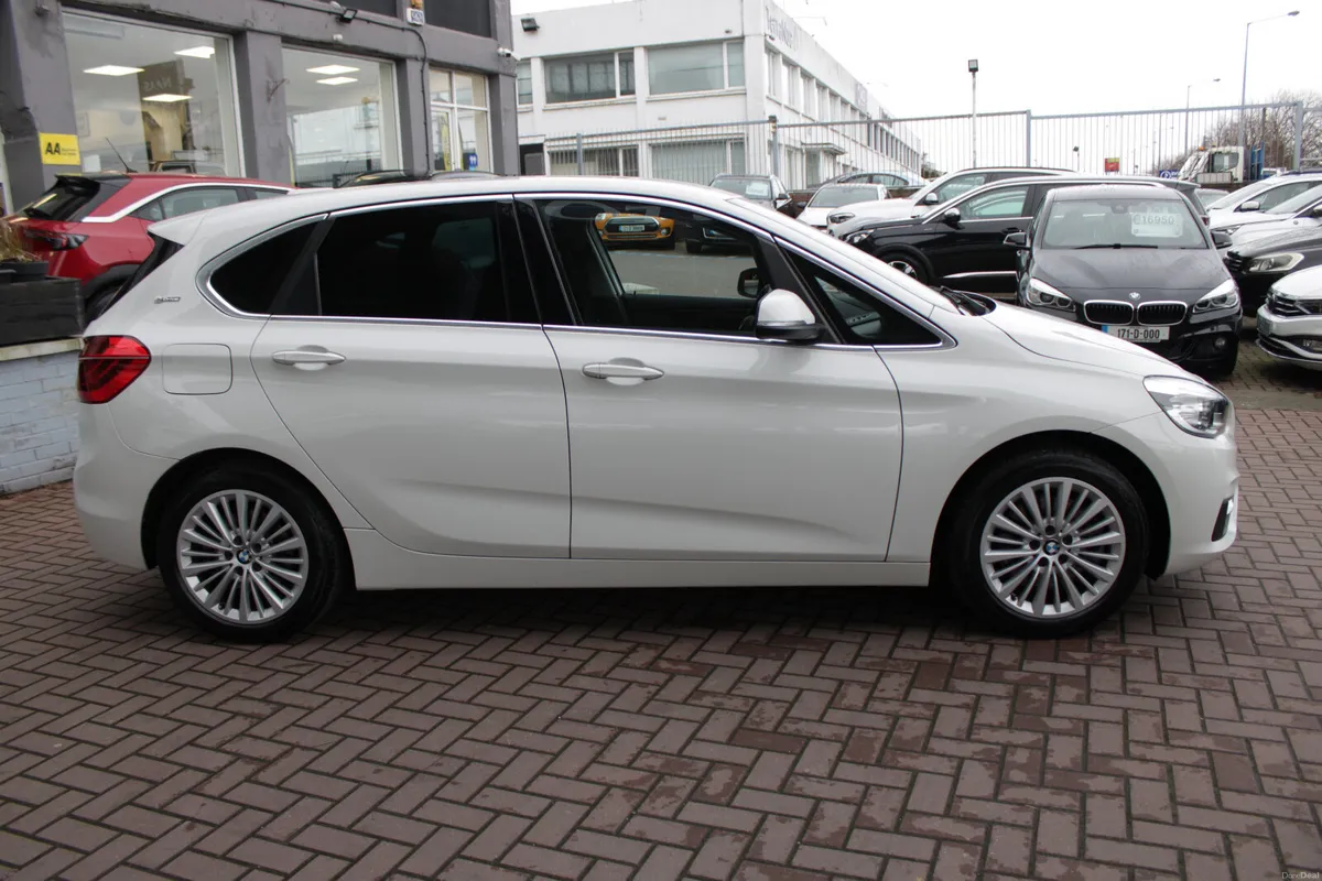 225XE PLUG IN HYBRID LUXURY AUTOMATIC // IMMACULAT - Image 3