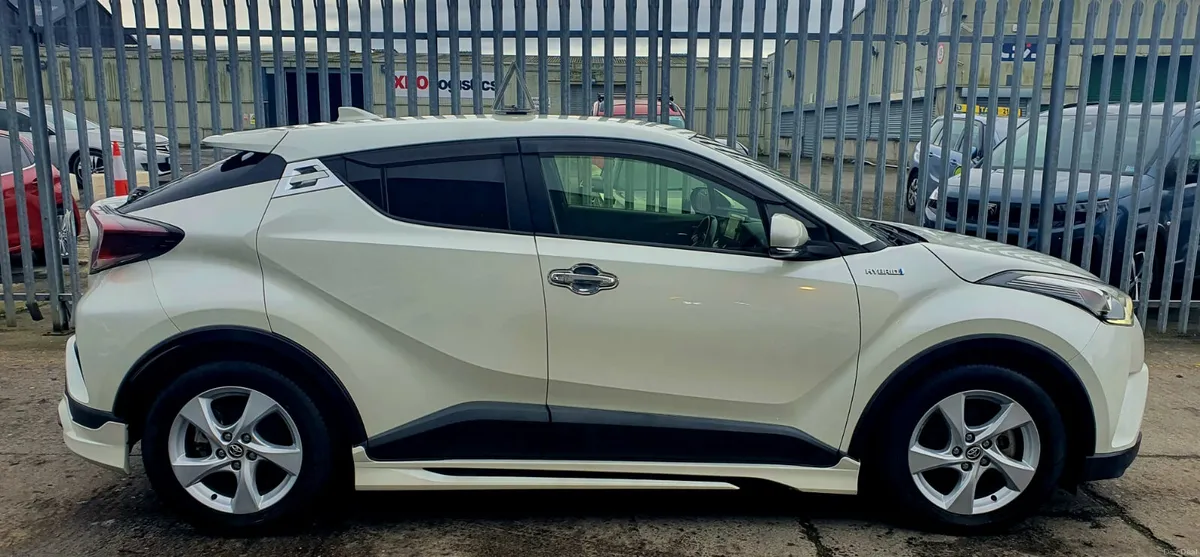 2018 TOYOTA CHR - Image 4