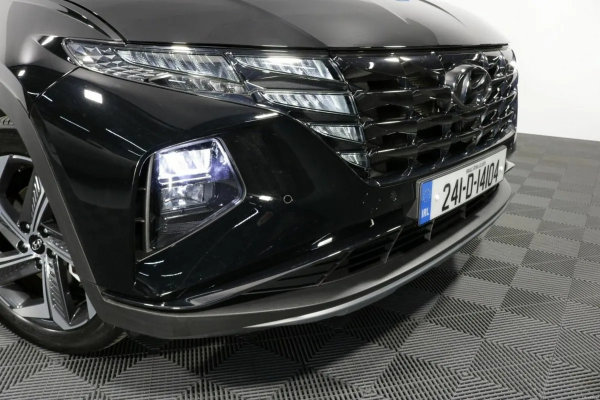 Hyundai Tucson PHEV EXECUTIVE PLUS 4WD 1.6L PETROL - Image 4