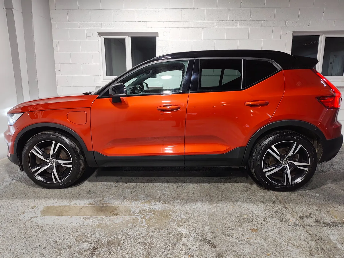 Volvo XC40 2020 1.5 AUTOMATIC R-DESIGN T5 SPEC EXT - Image 4