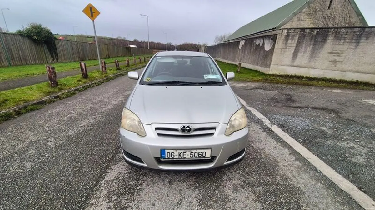 2006 Toyota Corolla - Image 2