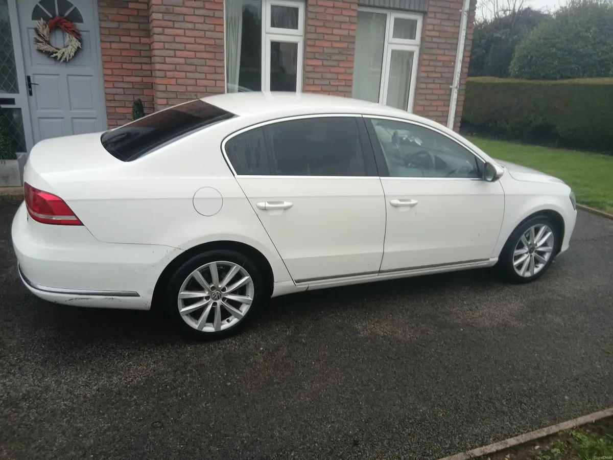 Volkswagen Passat 2014 - Image 1