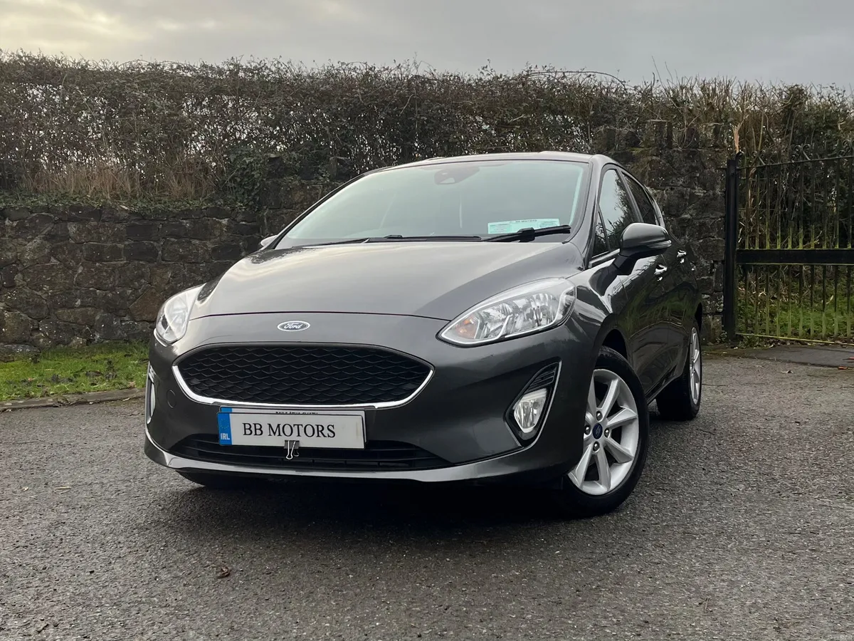 Ford Fiesta 1.1 Titanium. very low mileage - Image 4