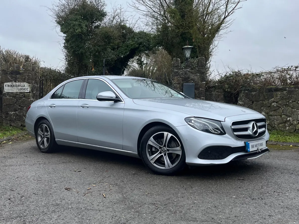 Mercedes-Benz E-Class E 220 D AVANTGARDE A/T - Image 3