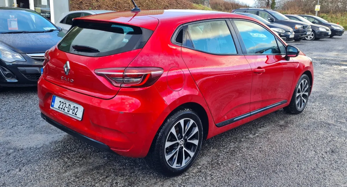 Renault Clio 2023 Automatic  TCe90 CVT - Image 4