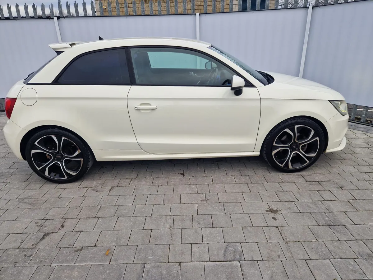 Audi A1 Auto 2013 - Image 4