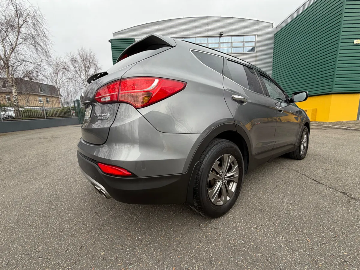 Hyundai Santa Fe 2.2D 4x4 7 seater - Image 4