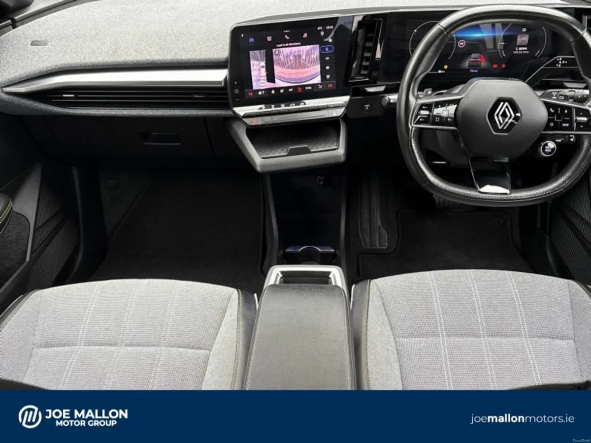 Renault Megane E-Tech EV60 220hp Launch Edition - Image 4