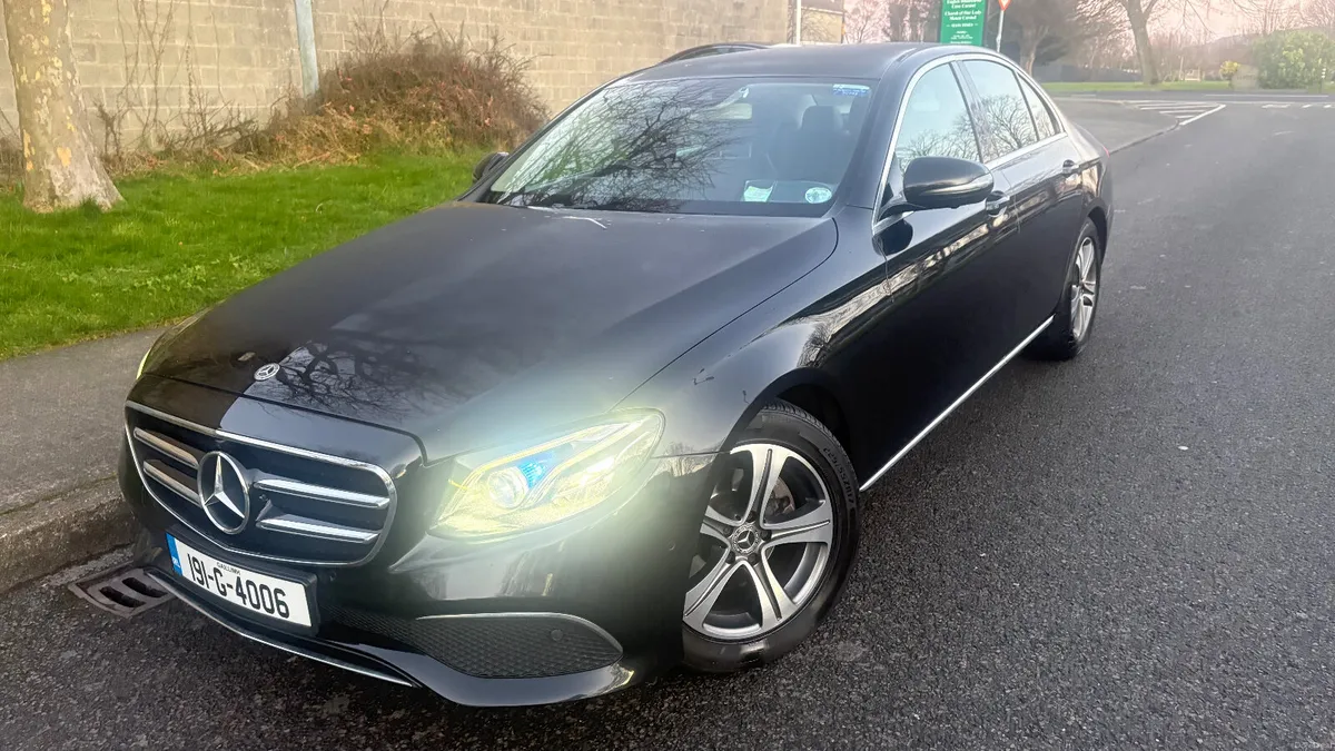 Mercedes-Benz E-Class 2019 E220D SE PREMIUM - Image 3