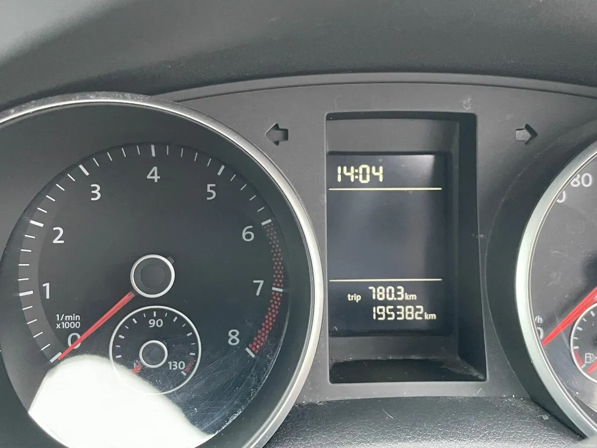 Volkswagen Golf 2010 - Image 2