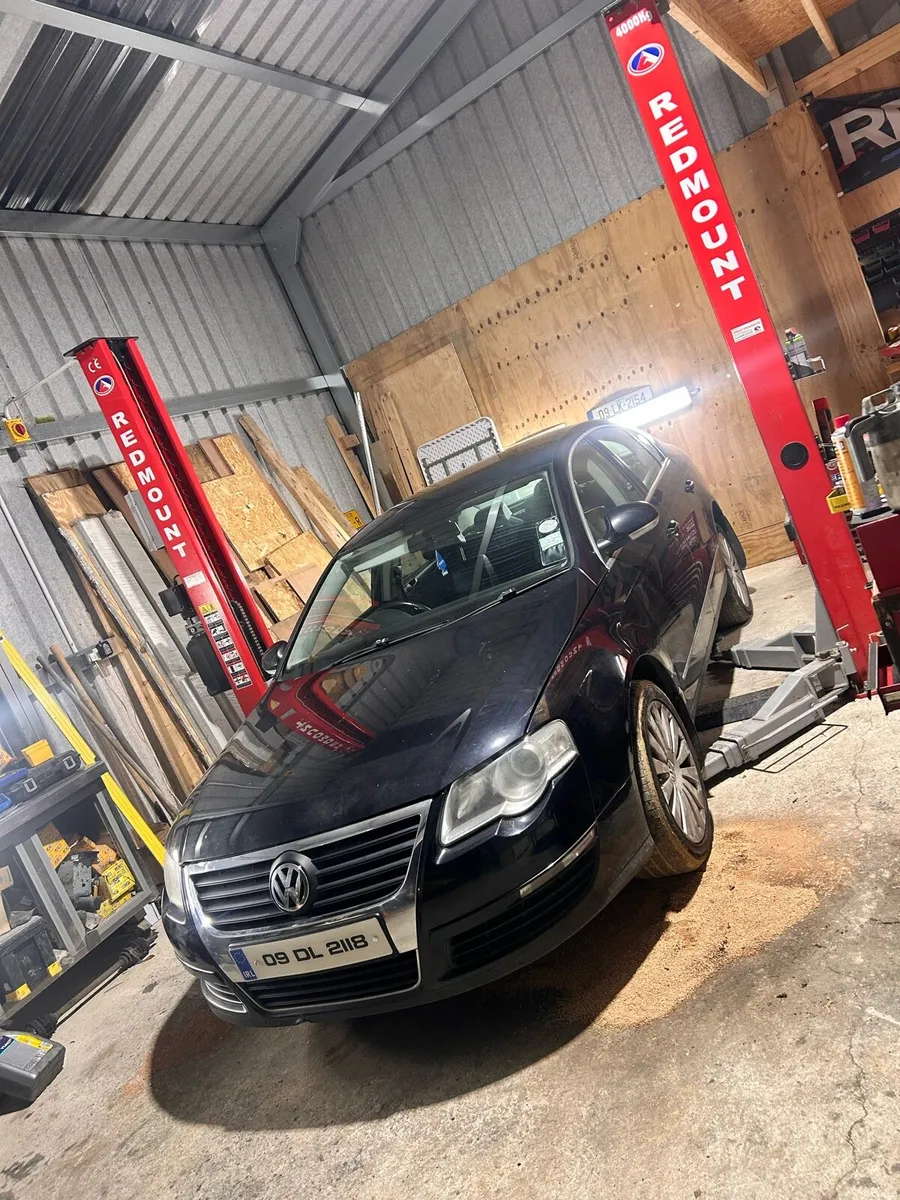 Volkswagen Passat - Image 1