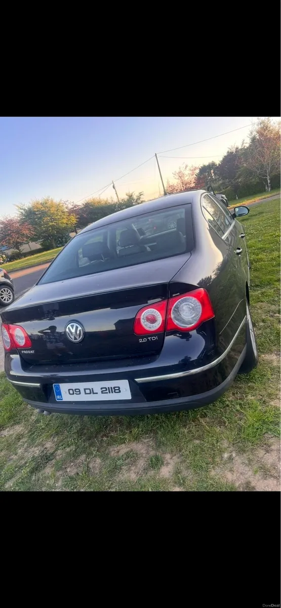 Volkswagen Passat - Image 2