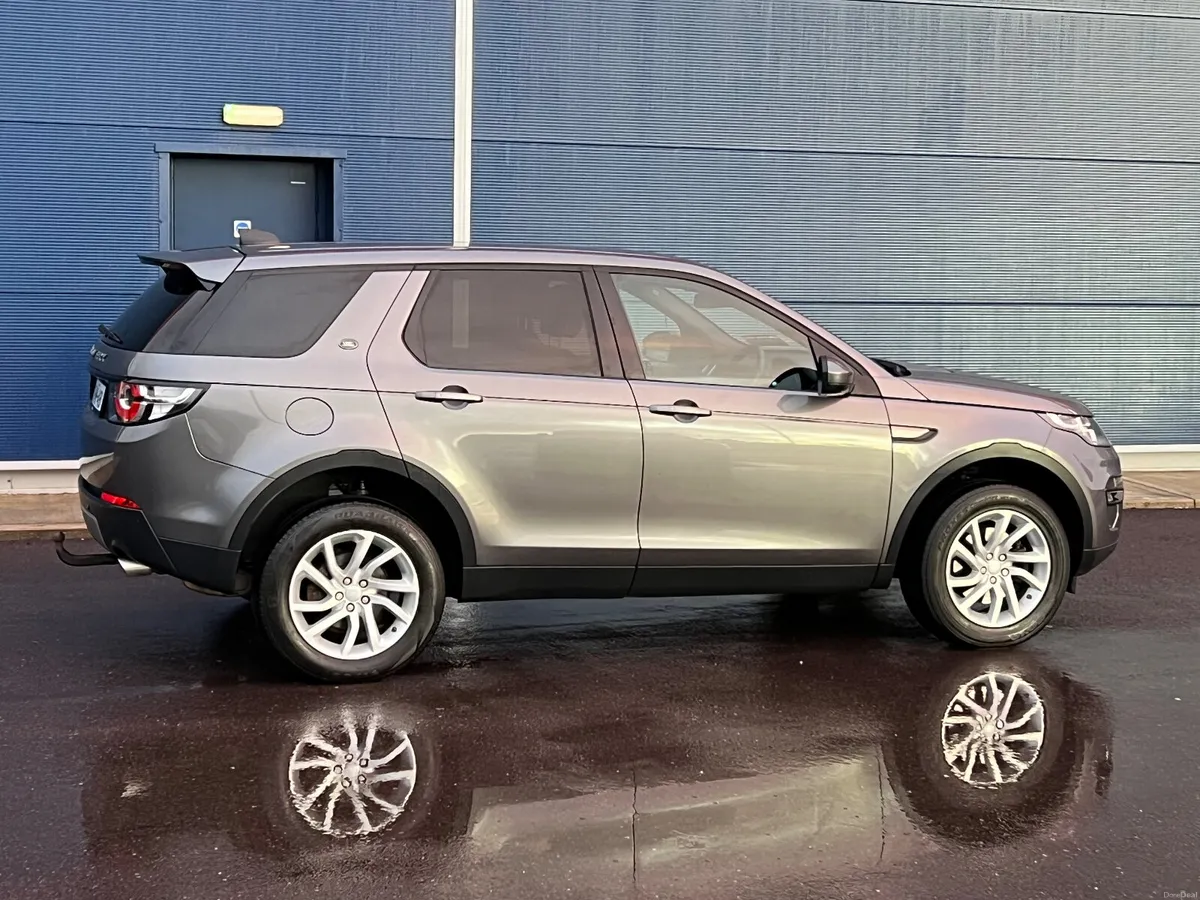 Land Rover Discovery Sport 2018 7 seater 4x4 - Image 4
