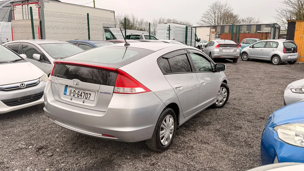 Honda Insight 2011 HYBIRD AUTOMATIC LOW MILEAGE - Image 4