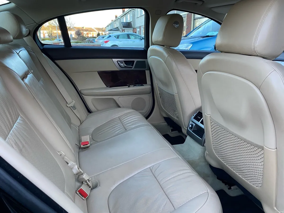 Jaguar XF 2009 - Image 3