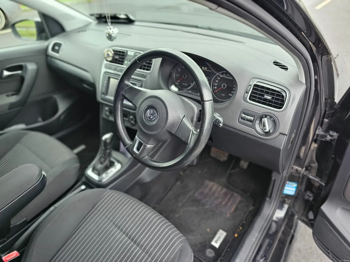 Volkswagen Polo  Automatic 2012 - Image 4