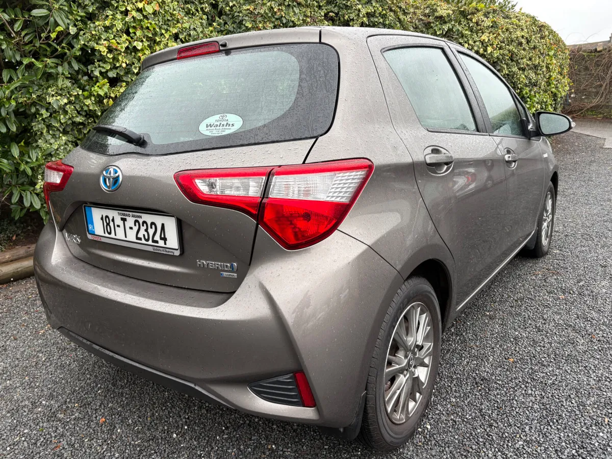 Toyota Yaris 2018 Hybrid - Image 3