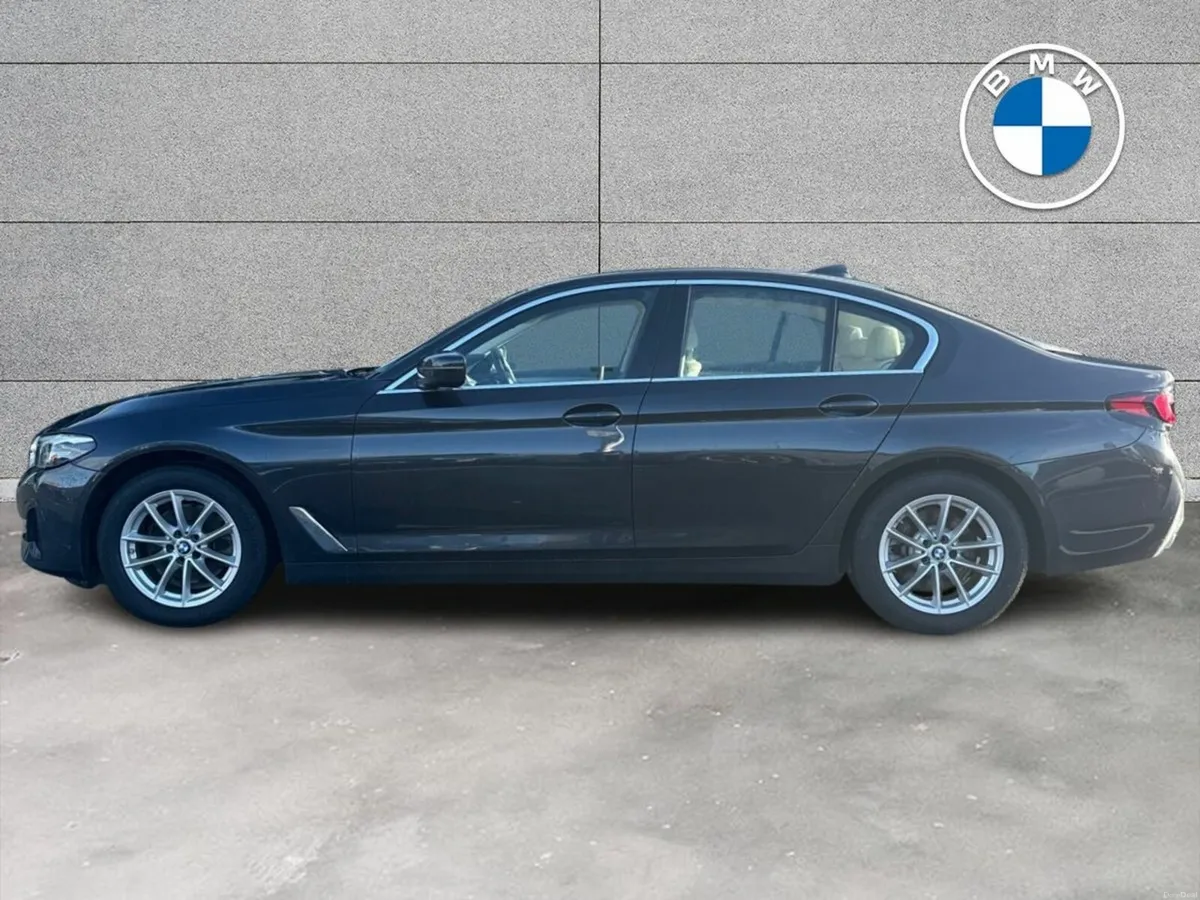 BMW 5-Series 520d SE Saloon - Image 3