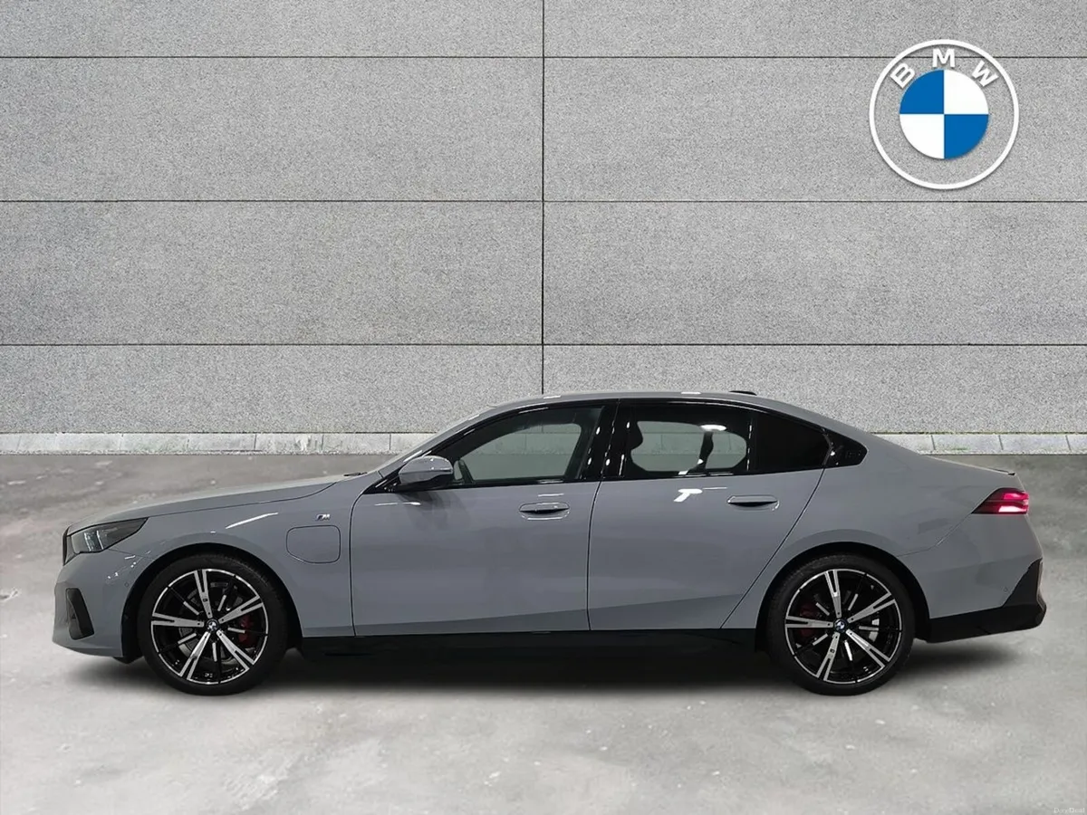 BMW 5-Series 530e M Sport Pro Saloon - Image 3