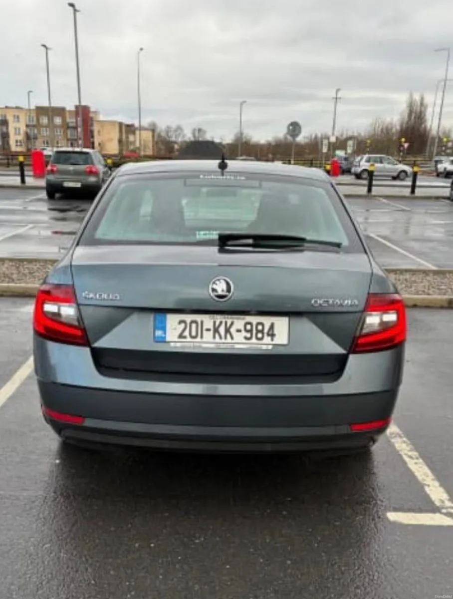 201 Skoda Octavia 1.6 TDI STYLE - Image 2
