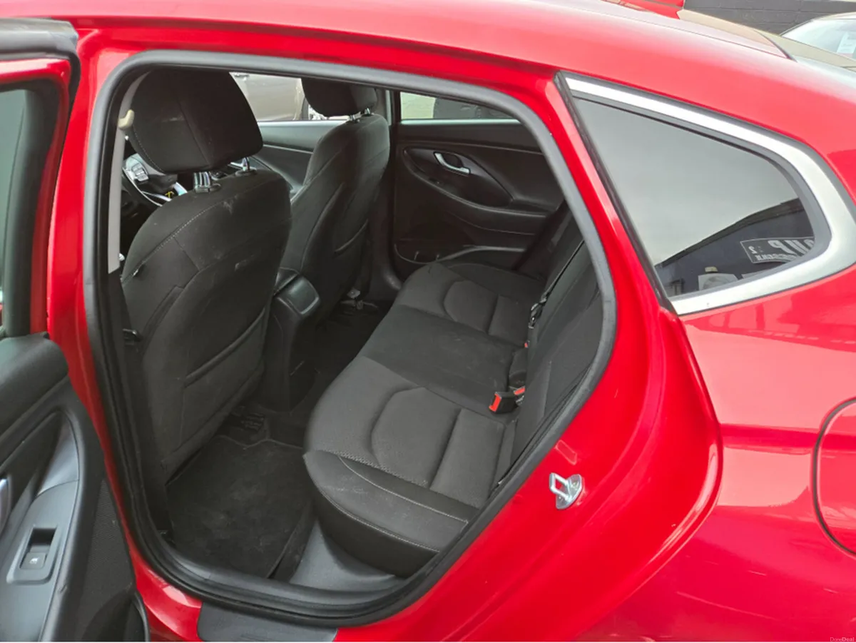 Hyundai i30 I 30 FASTBACK 5DR// VERY CLEAN  EXAMPE - Image 2