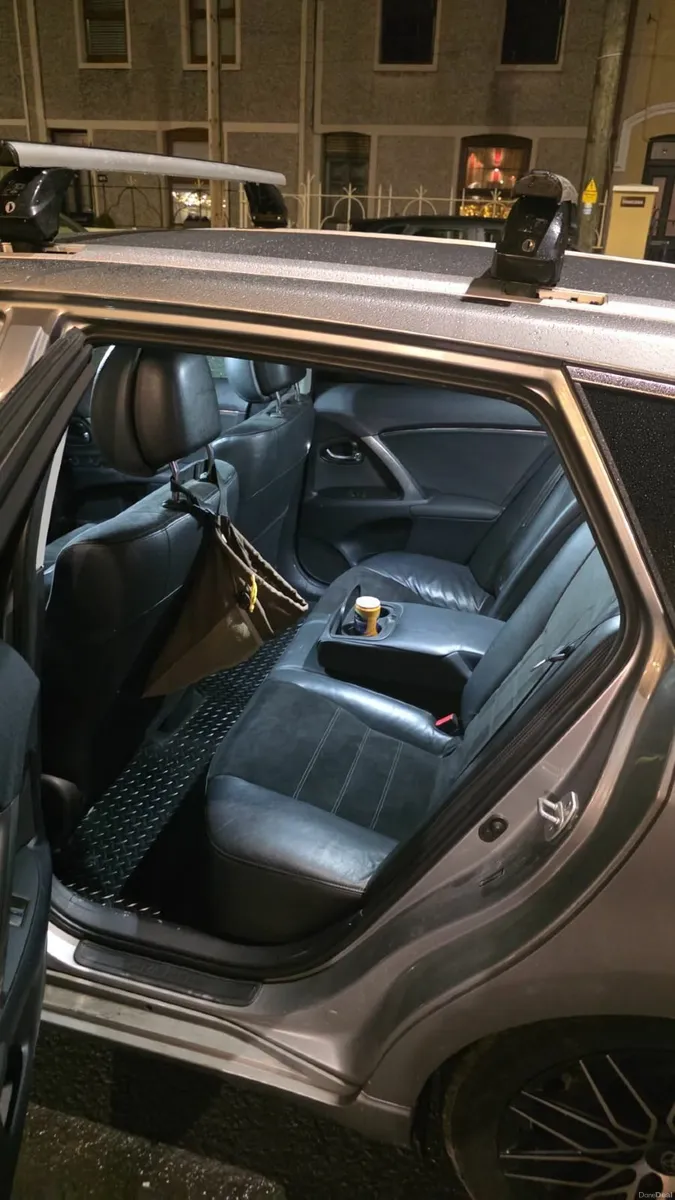 Toyota Avensis 2012 - Image 4