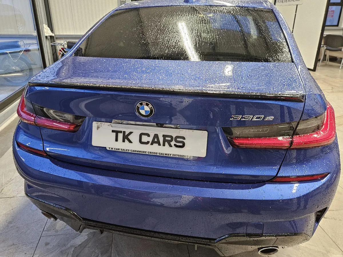 211 BMW 330 e 2.0 PETROL PLUG IN HYBRID - Image 4