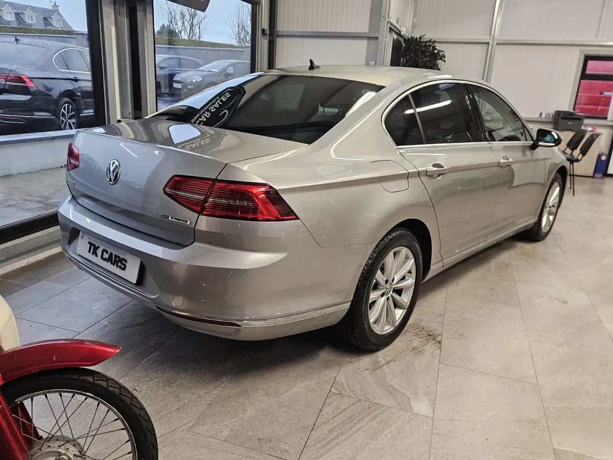 17 VOLKSWAGEN PASSAT 1.4 PETROL HIGHLINE - Image 2