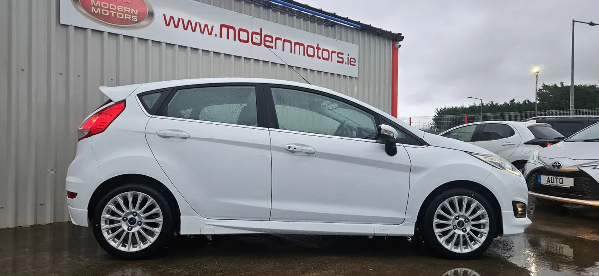 Ford Fiesta auto titanium/zetec s low km high spec - Image 4