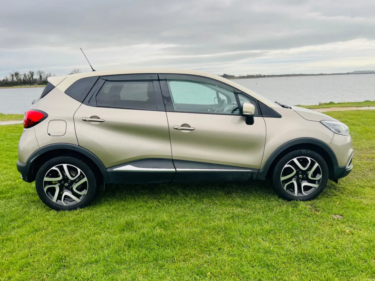 Renault Captur 1.2 AUTOMATIC   HI - SPEC    ONLY - Image 4