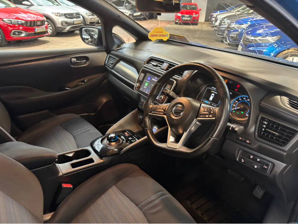 Nissan Leaf 40K EV SV 40KW '19 4DR AUTO - Image 4