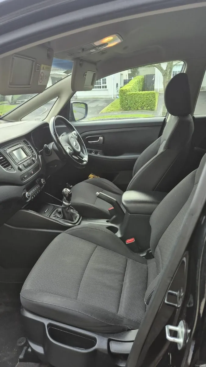 Kia Carens 2015 NCT Expiry 08/2027 - Image 4
