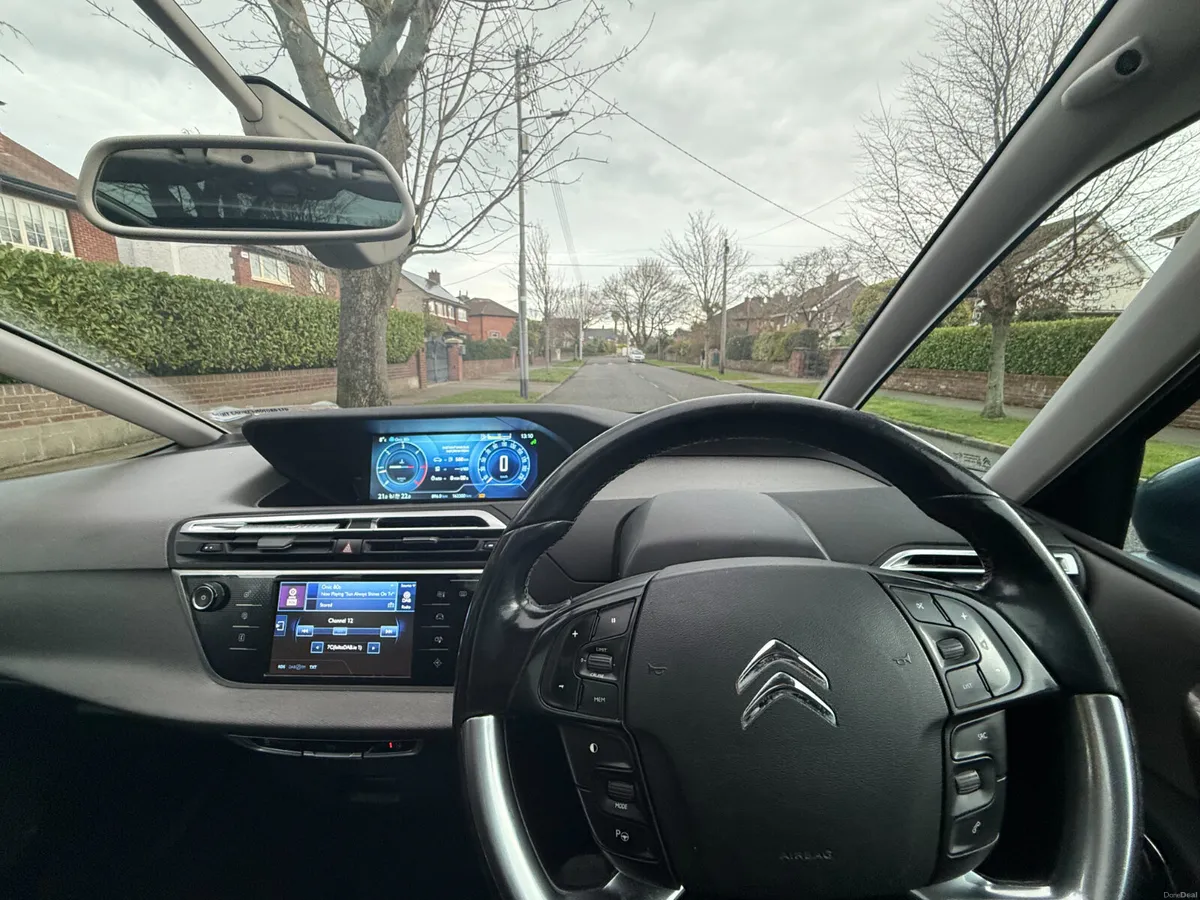 Citroen C4 Picasso Glass Roof 7 Seat 2 yr Warranty - Image 2