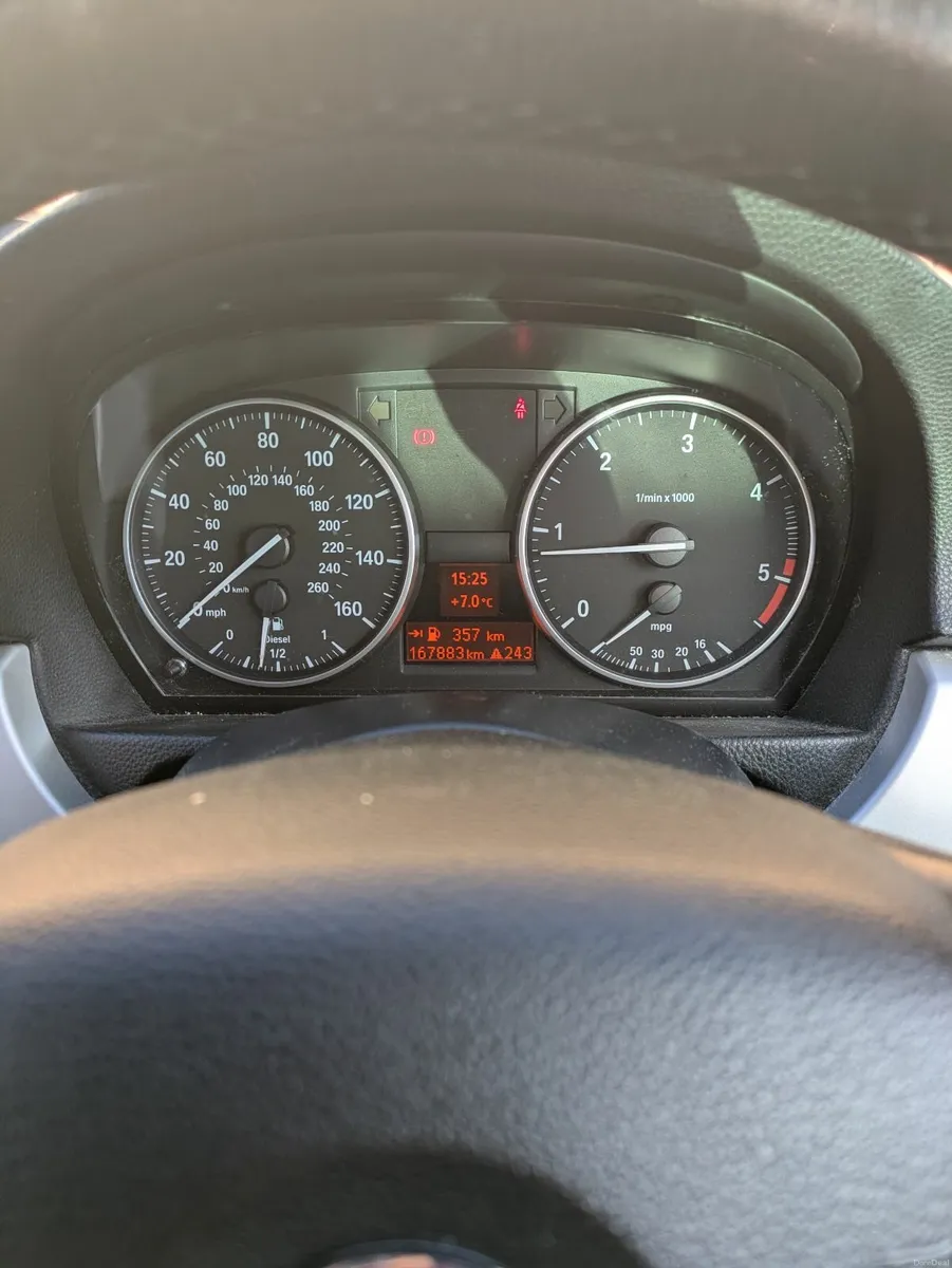 BMW 3-Series 2009 - Image 2