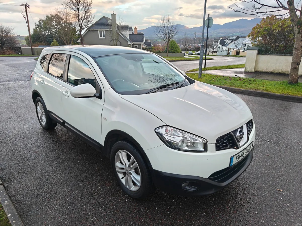 131 Nissan Qashqai+2 PAN ROOF SAT NAV 7 Seater - Image 3