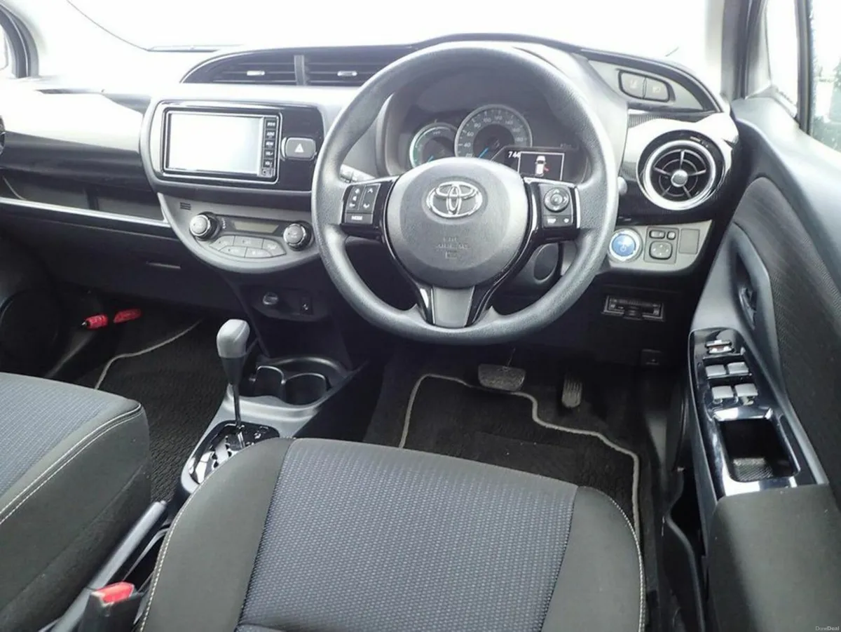 Toyota Yaris 182 F Safety Edition - Image 2
