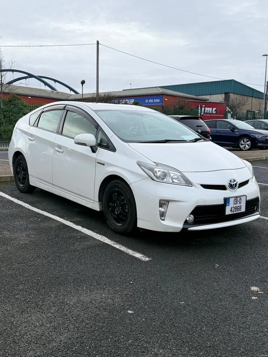Toyota Prius 2013 Hybrid - Image 3