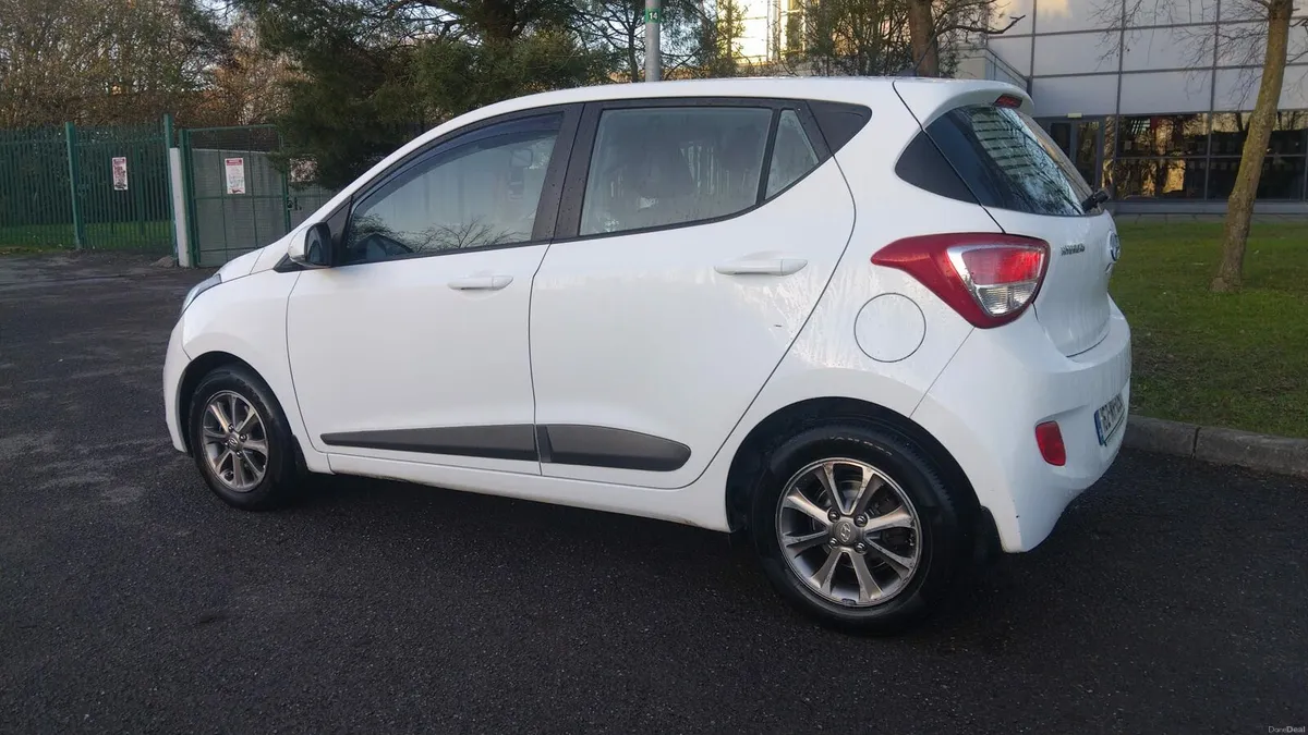Hyundai i10 Deluxe. Very Low Mileage. Long NCT - Image 3