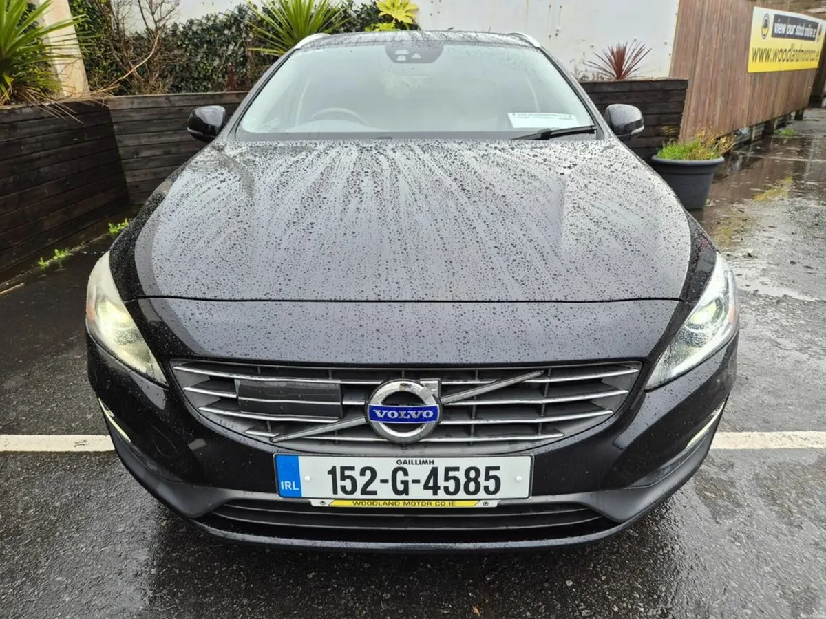 Volvo V60 1.6 PETROL AUTO / LUX SPEC / LOW MILEAGE - Image 4