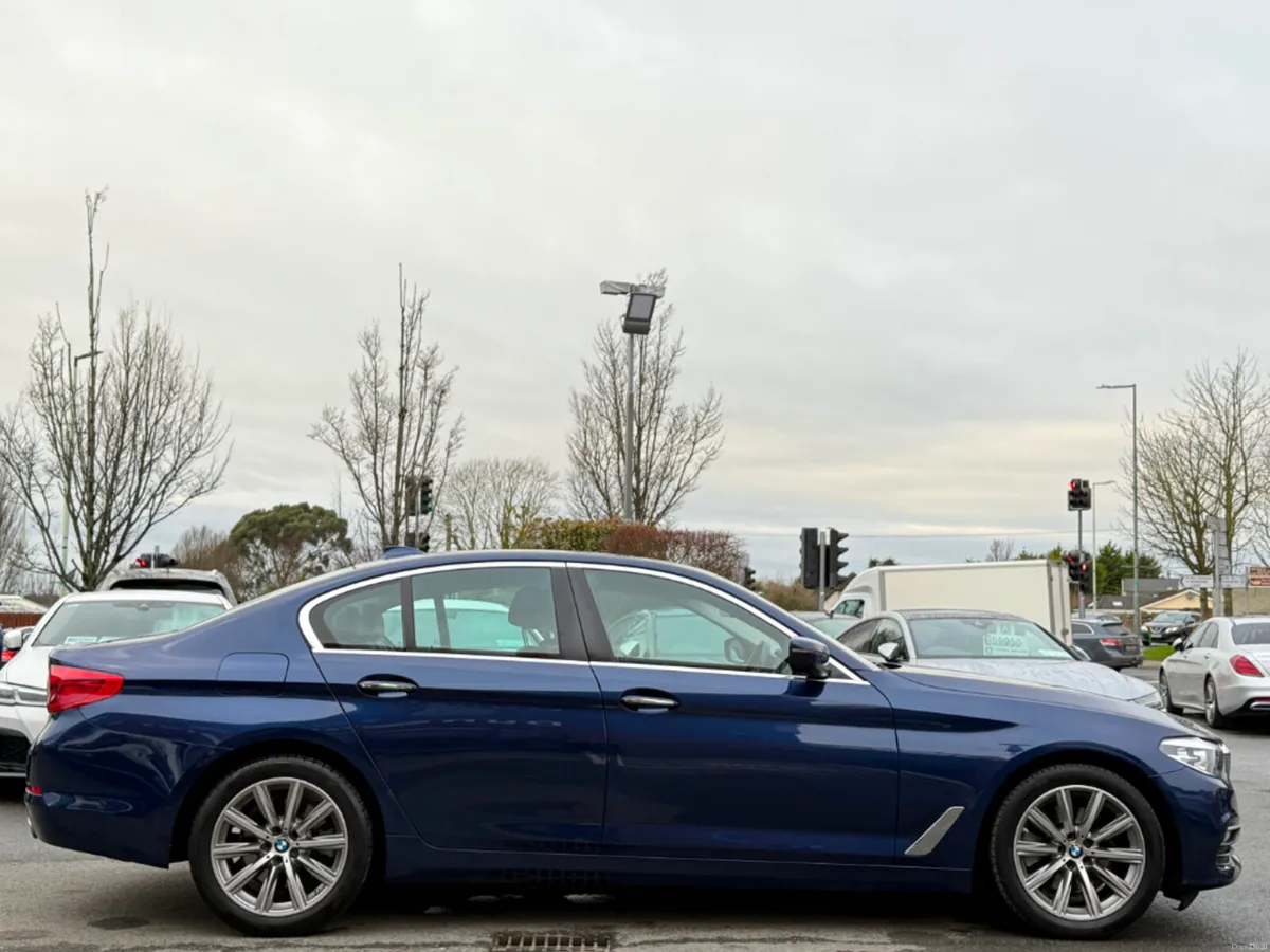 BMW 5-Series 520D SE AUTO *LOW KMS* - Image 4