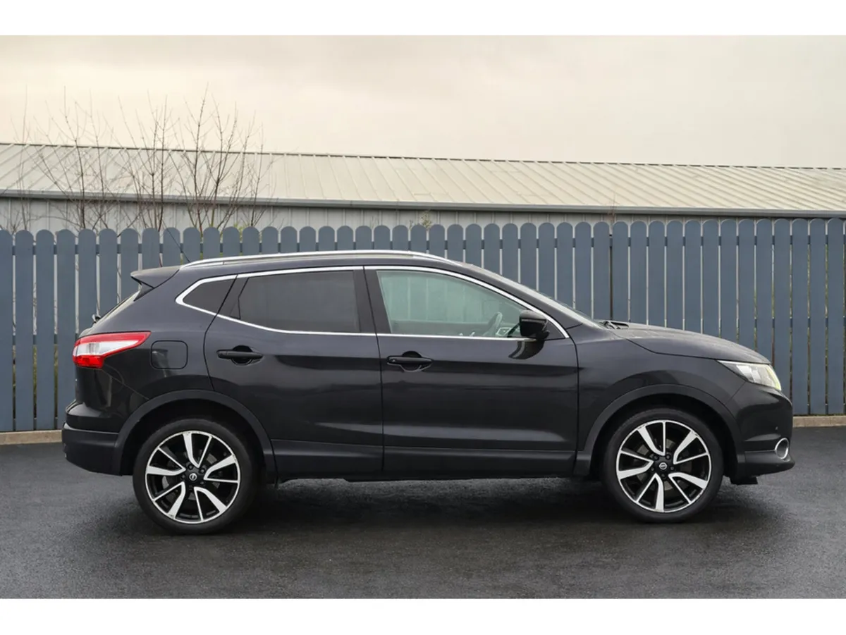 Nissan Qashqai 2015  NISSAN QASHQAI 1.5 DCI NTEC - Image 2