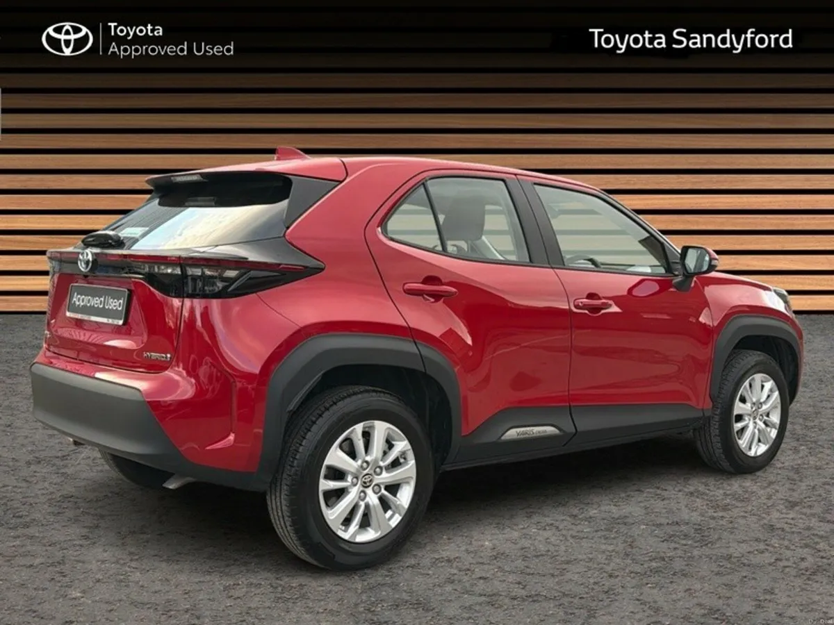 Toyota Yaris Cross LUNA HYBRID AUTOMATIC // REAR C - Image 2