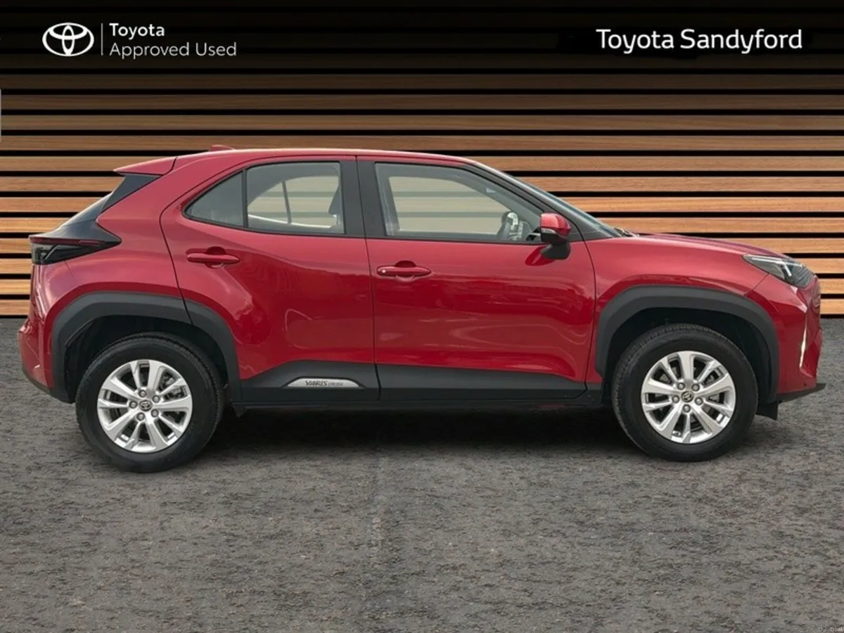 Toyota Yaris Cross LUNA HYBRID AUTOMATIC // REAR C - Image 3