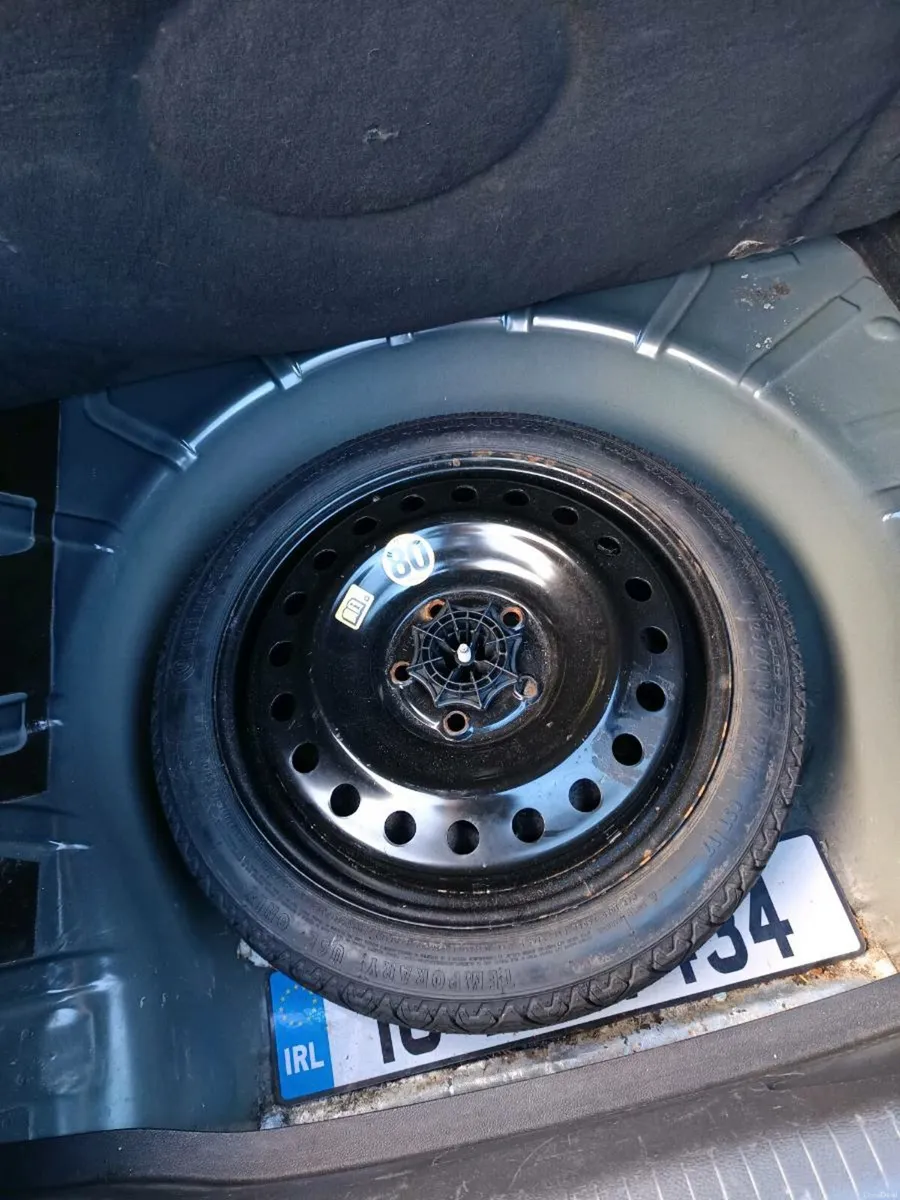 Vauxhall Insignia 2010 - Image 3