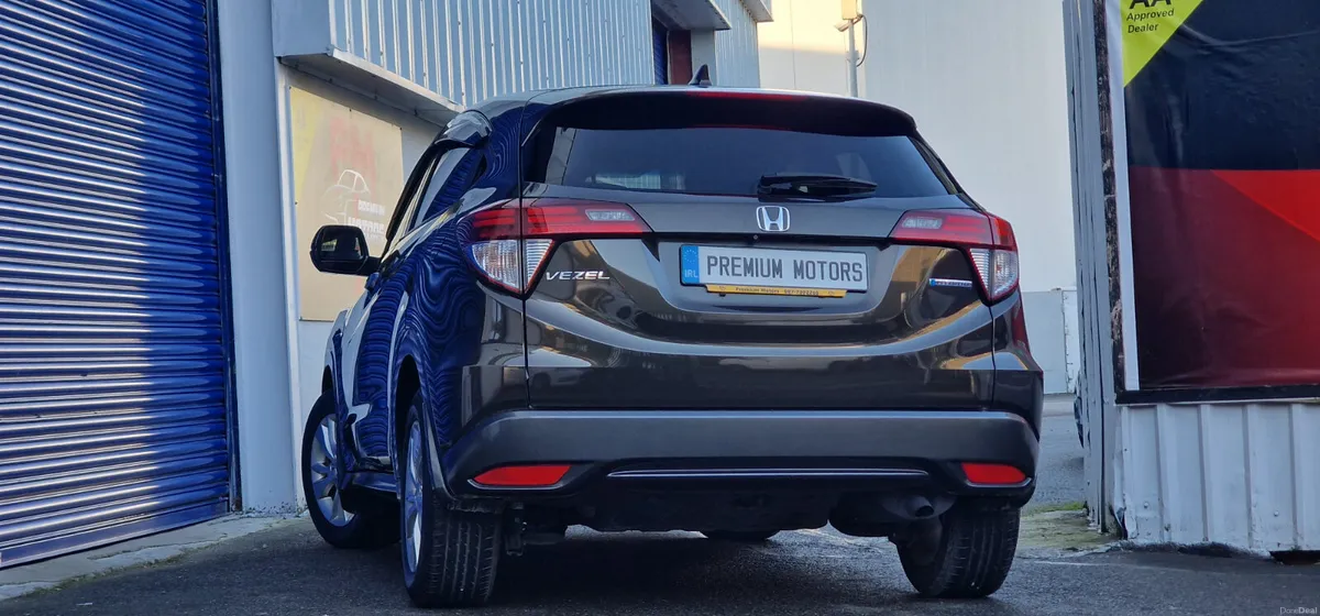 Honda Vezel Hybrid - Image 3