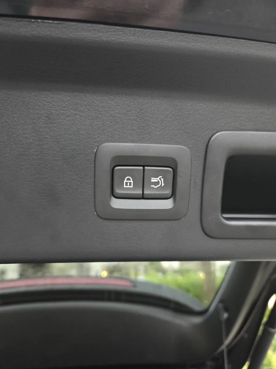 2025 Mazda CX-30 2.0L, SKY-X, 186BHP, petrol - Image 2