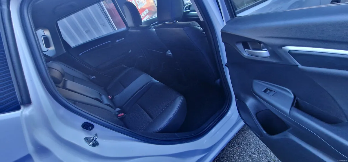 Honda fit Hybrid AA APPROVED - Image 6