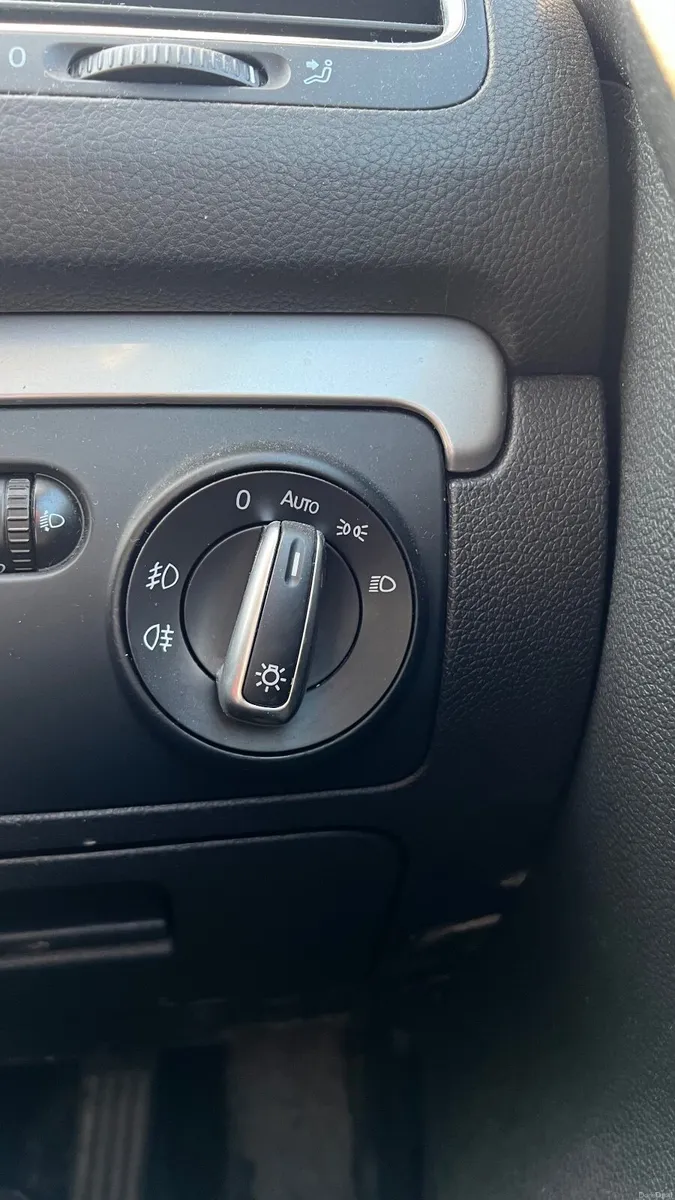 Volkswagen Golf 2011 - Image 3