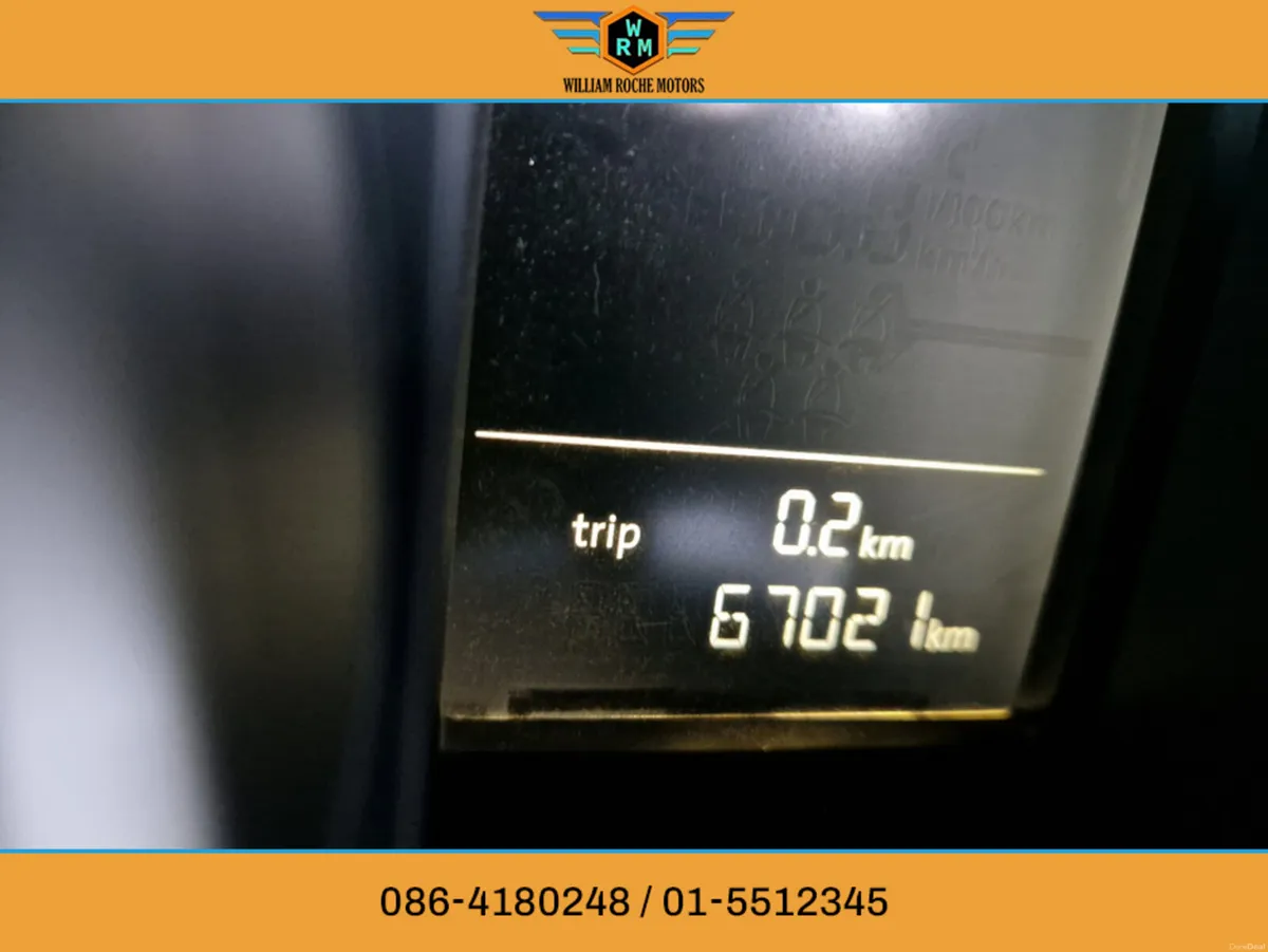 Volkswagen Golf 1.2 PETROL AUTO - Image 2