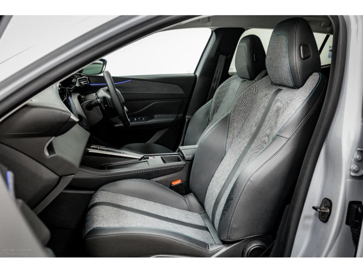 Peugeot 408 Allure 1.2 Petrol Auto 130HP - Image 5